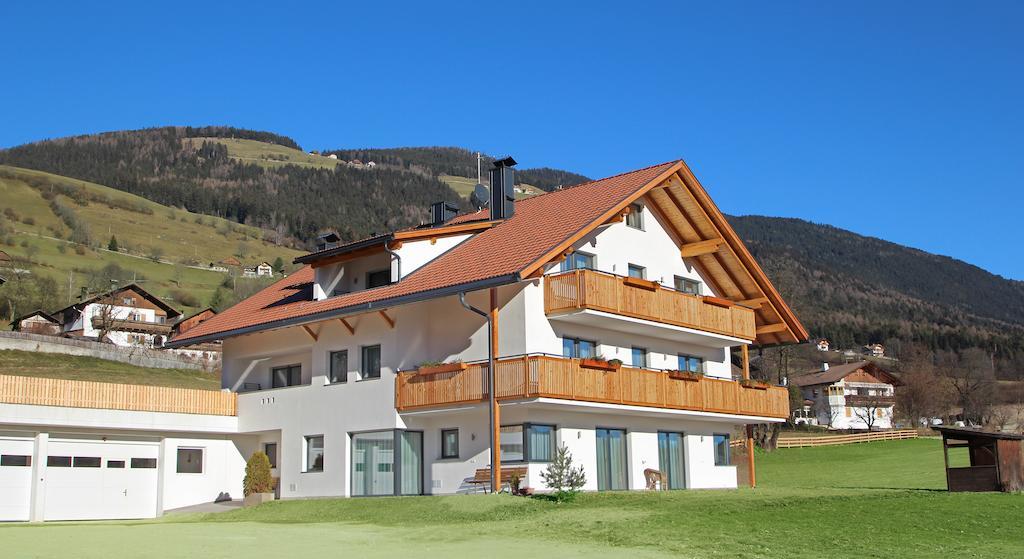 Stiflerhof Apartment Falzes Bagian luar foto