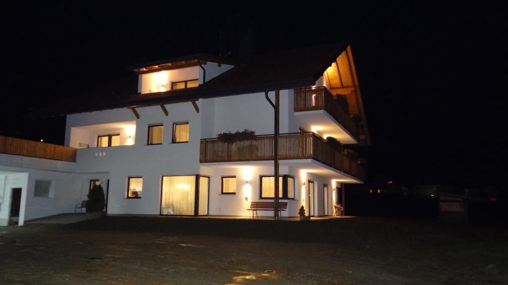 Stiflerhof Apartment Falzes Bagian luar foto